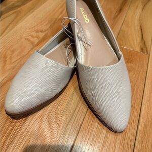 ALDO Women's Textured Cream Loafers brand new